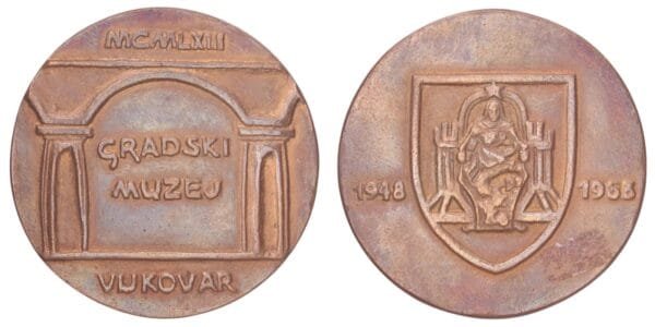 CROATIA 1963 Vukovar City Museum [GRADSKI MUZEJ VUKOVAR] by Vladimir Marenić / Bronze medal / 94.33 g / 65 mm
