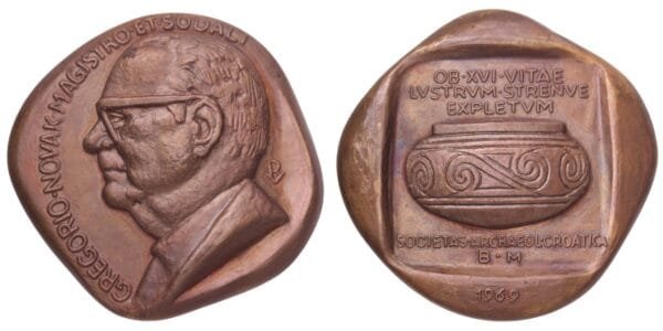 CROATIA Grga Novak by Vanja Radauš (1969) / Bronze medal / 299 g / 70 mm