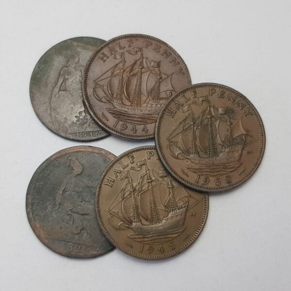 GREAT BRITAIN 1/2 penny coins lot / various grades / 5 pcs.