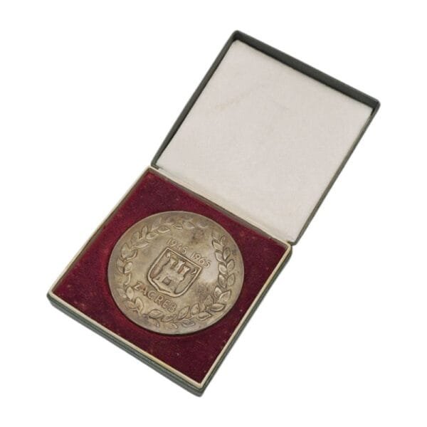 CROATIA 20th Anniversary of Zagreb Liberation / 1945-1964 / large medal in case