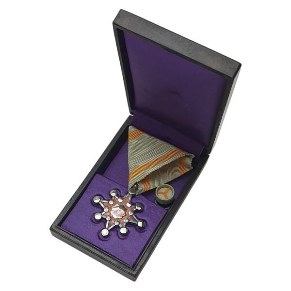 JAPAN Order of the Sacred Treasure, 8th Class, Silver, WWII Era, in case