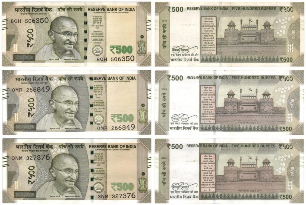 Lote de 3 billetes de 500 rupias de la India de varias fechas.