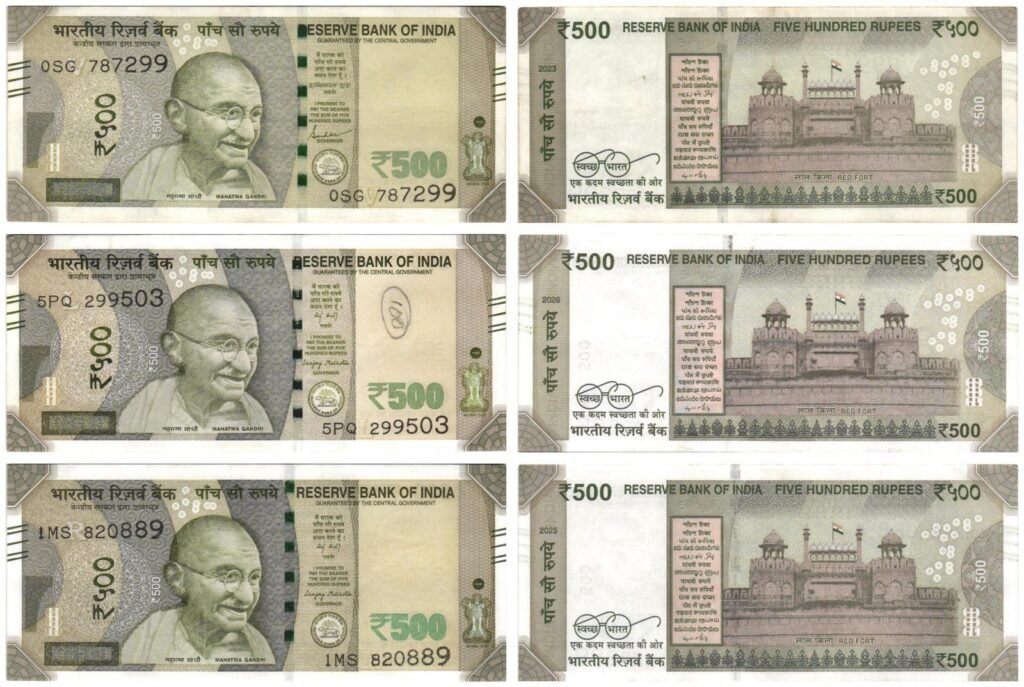 Lote de 3 billetes de 500 rupias de la India de varias fechas.