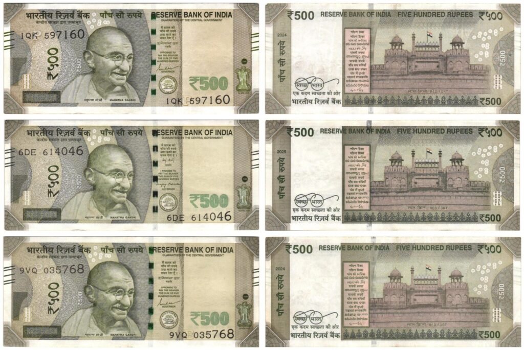 Lote de 3 billetes de 500 rupias de la India de varias fechas.