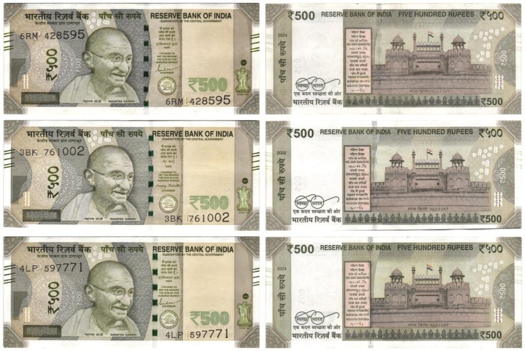 Lote de 3 billetes de 500 rupias de la India de varias fechas.