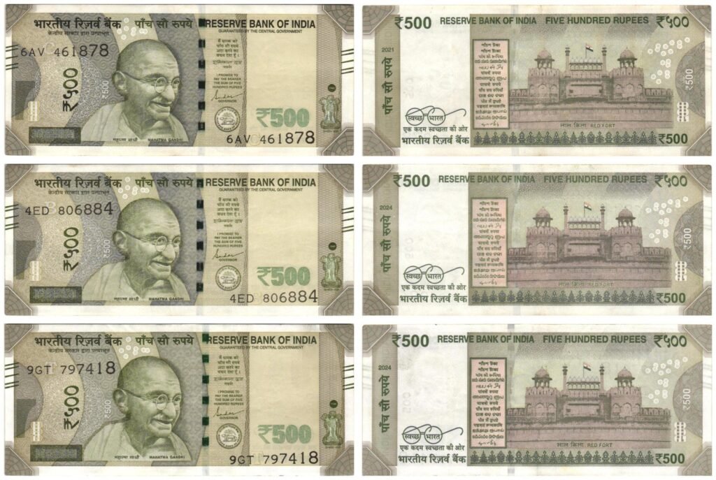 Lote de 3 billetes de 500 rupias de la India de varias fechas.